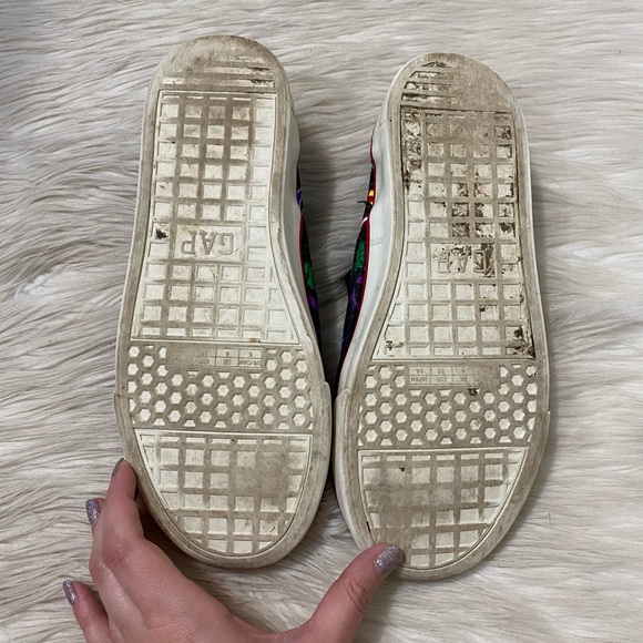 GAP Kids Marvel Avengers Print Slip On Sneakers - Picture 8 of 10